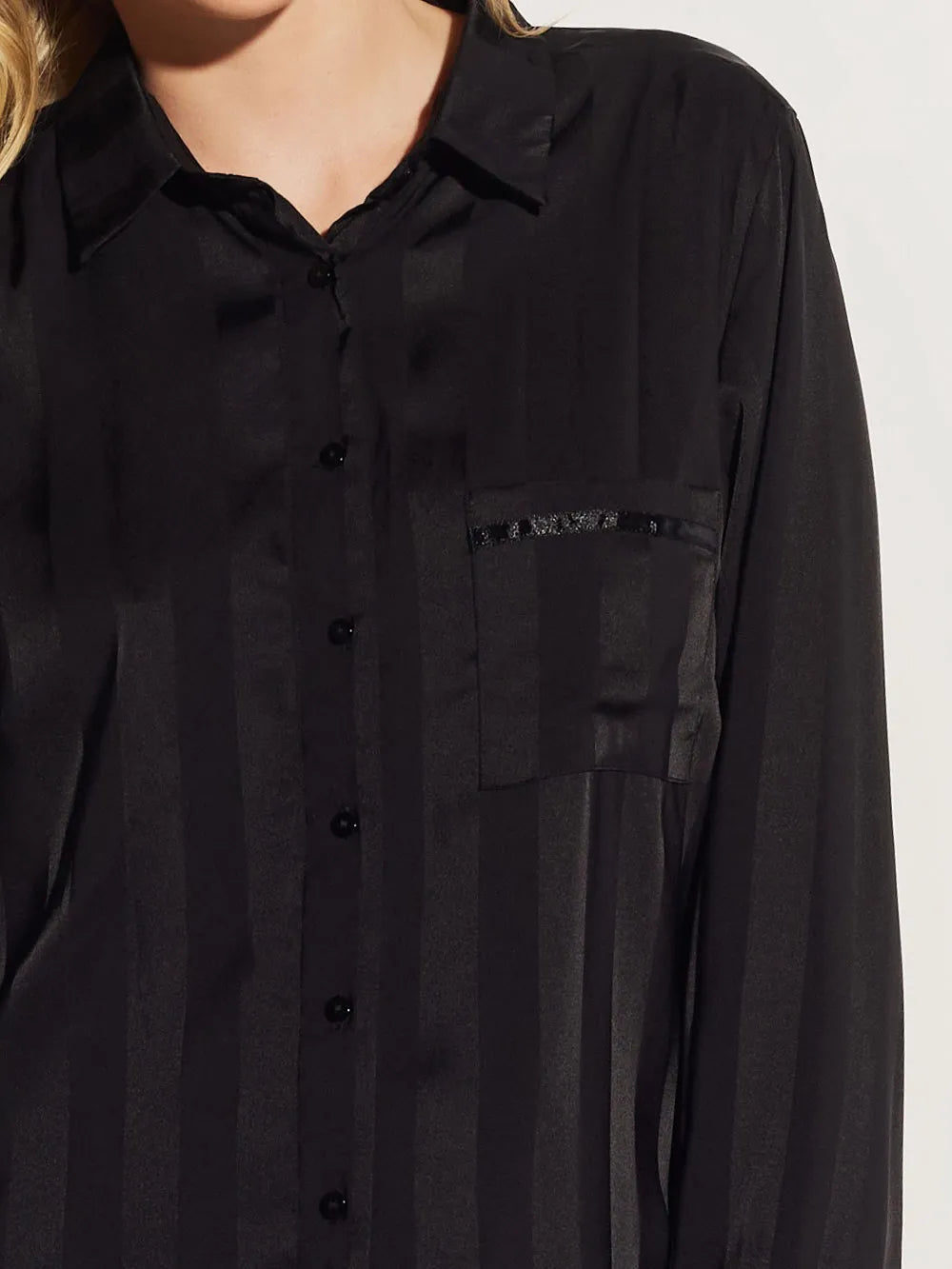 Pijama Longo Manga Longa Cetim Vicky Preto